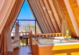 Golden Luxury Bungalow Golden Luxury Bungalow