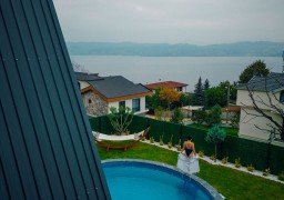 Golden Luxury Bungalow Golden Luxury Bungalow